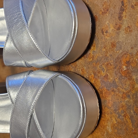 Stuart Weitzman Metallic Silver Dayna Platform Sandals/Heels - Picture 11 of 13